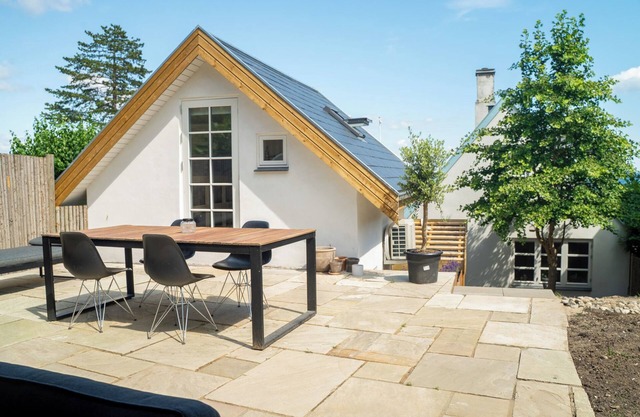 Charming 1-bedroom villa with private sauna, beach and seaview