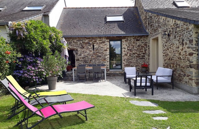 Charming 19th-Century Farmhouse: Private Garden, Pool, Near Nature Trails