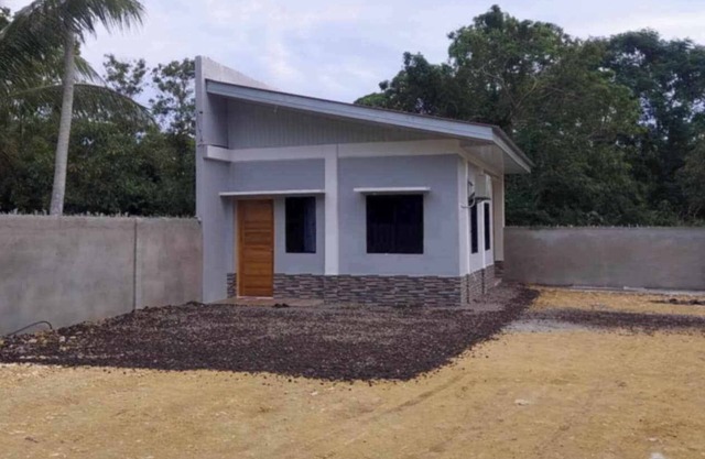 Charming 2-bedroom house with WiFi, AC in peaceful Panglao Island