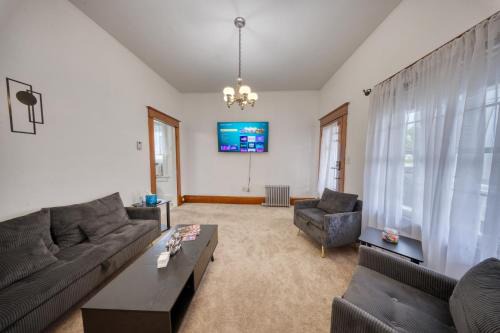 Charming 2-Bedroom, 1-Bath Getaway