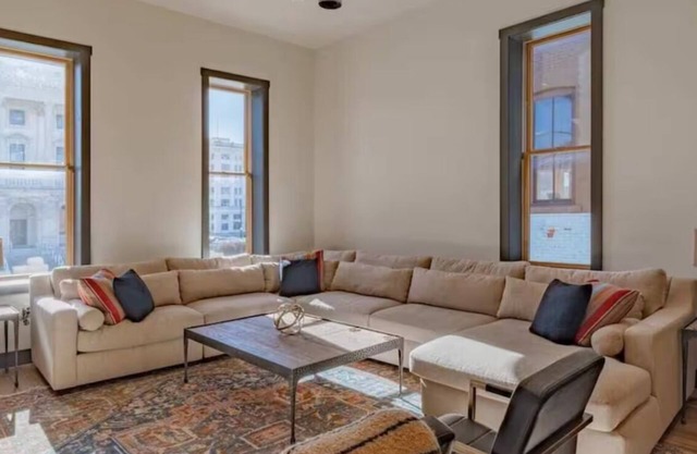Charming 2-bedroom condo in delightful Marion with AC, WiFi