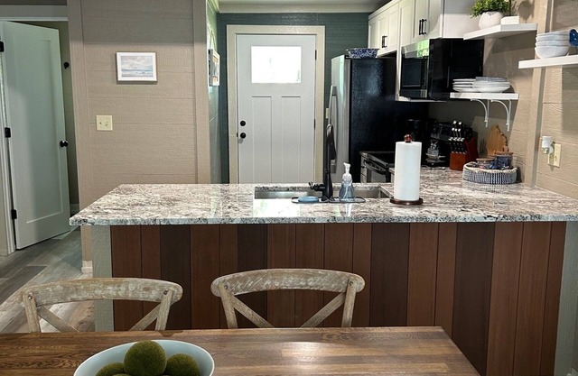 Charming 2-bedroom house ON delightful Fox Lake - all year around paradise