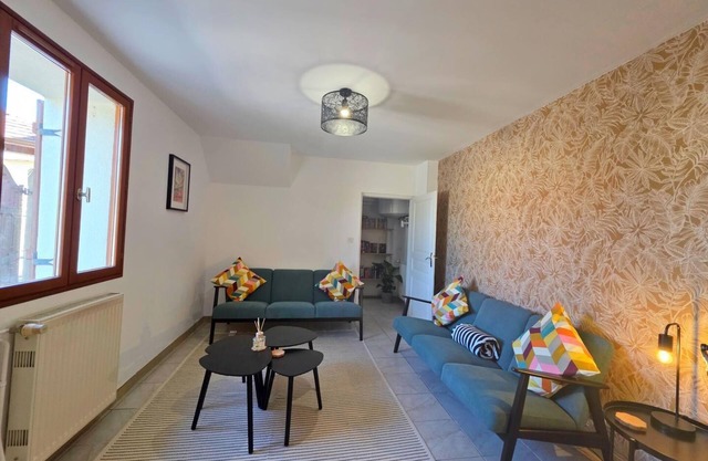Charming 2-bedroom house in beautiful Chambon-sur-Voueize with Fibre