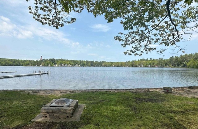 Charming 2BR Cottage With 50' of waterfront