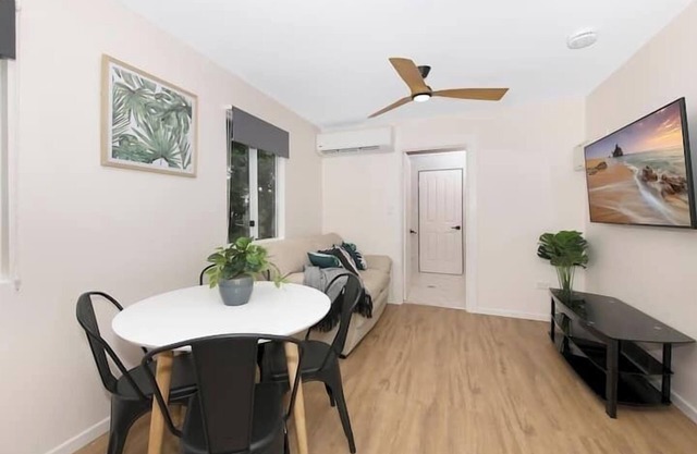 Charming 2BR Near City & Sea