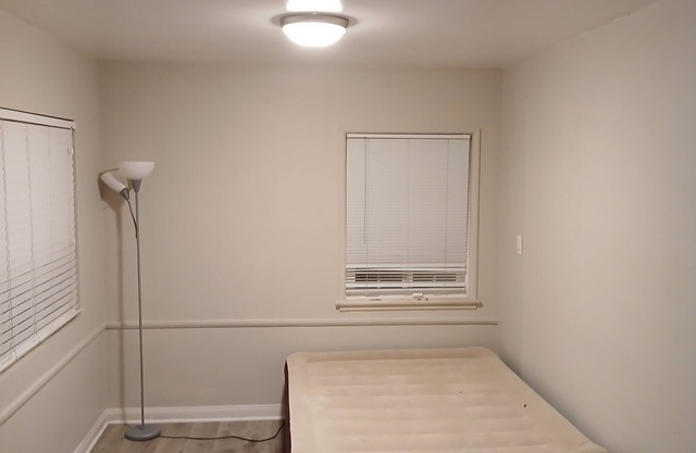 Charming 3-bedroom house with WiFi, AC in nice Santa Fe Springs