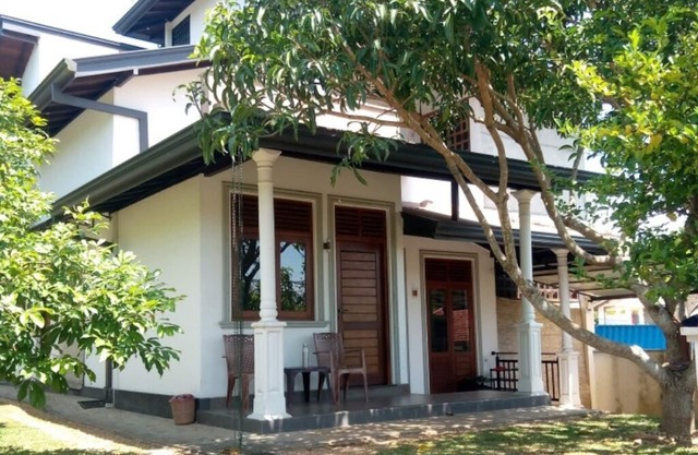 Charming 3-bedroom villa with WiFi and AC in Kamburugamuwa