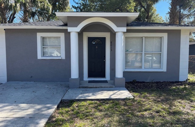 Charming 3-bedroom 2-Bathroom house with high speed WiFi, AC in wonderful Tampa