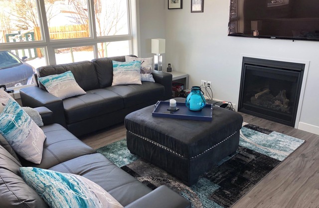 CHARMING 3 BEDROOM HOME AT GULL LAKE