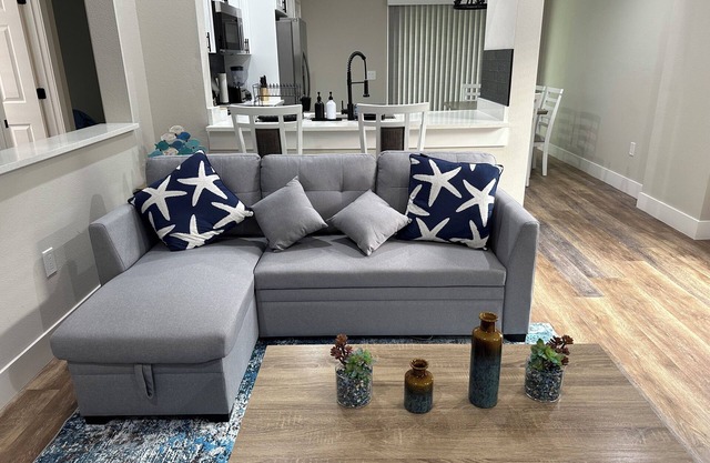 Charming 3-bedroom house in Tampa: Free parking, Pet Friendly, Full Kitchen