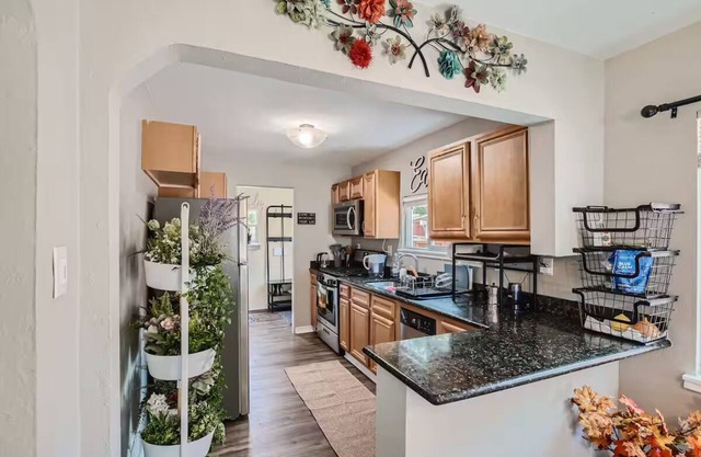 Charming 3-bedroom house with WiFi, AC in wonderful Aurora