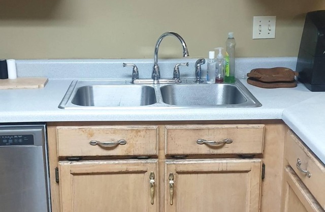 Charming 3-bedroom house with WiFi and AC.