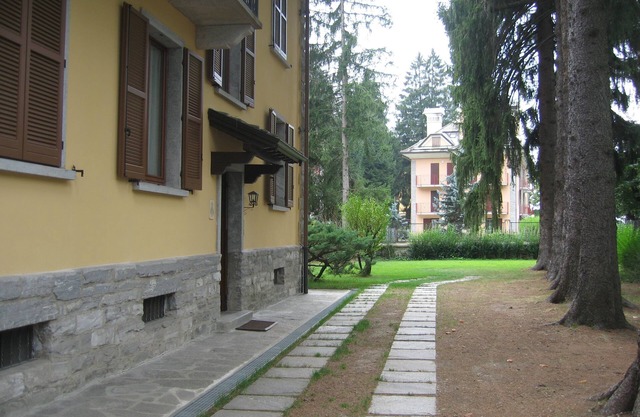 Charming apartment in a stately villa a stone's throw from the center
