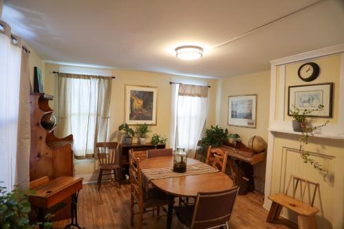 Charming apartment in lovely Biddeford w AC, WiFi