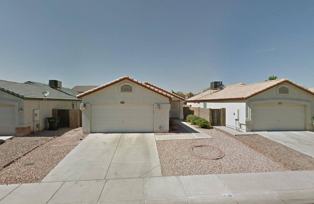 Charming bedroom in a house with WiFi, AC, & more in welcoming Phoenix!