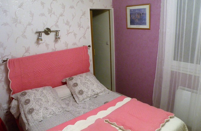 Charming Chalet with Fireplace - Pets Allowed