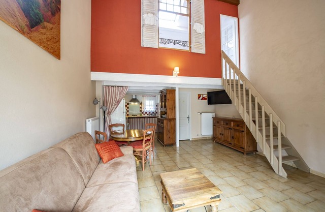 Charming cottage in guest house on 6700m2 property, swimming pool, large garden