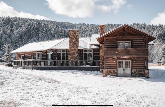 Charming Cabin on 12 River Front Acres in Swan Valley