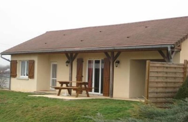 Charming Cottage with Large Garden, Near Spa and Ski Resorts