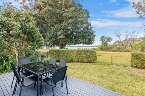 Charming Cottage by the Water Pet Friendly WoyWoy
