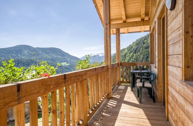 Charming Cottage Eckgenn with Wi-Fi, Mountain View, Garden & Terrace