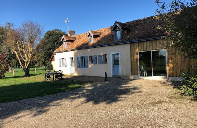 Charming Cottage Near 24H Le Mans, 3 Bedrooms, Garden, and Ping-Pong