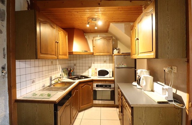 Charming Cottage in Auvergne's Volcano Park with Fireplace and Garden