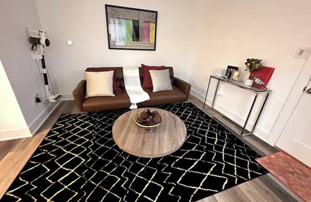 Charming Cozy Suite in Berwyn/Riverside