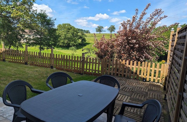Charming forest cottage with terrace and Wifi in Plombières-les-Bains