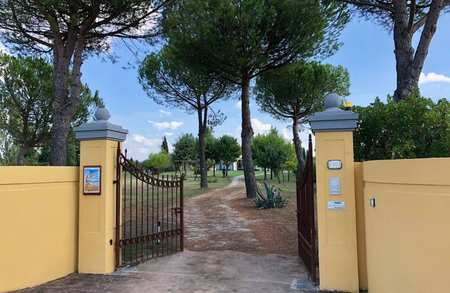 Charming Farmhouse in a Tuscan landscape at walking distance from a village