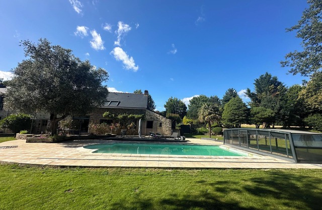 Charming accommodation with swimming pool and garden.