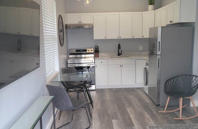 Charming Guest House: Perfect Home Away from Home