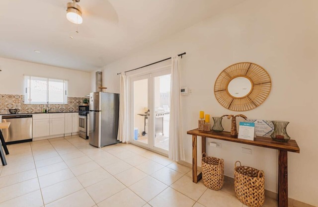 Charming hideaway 2 min to Beach
