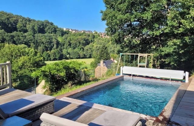 Charming house, swimming pool, terrace and superb view!
