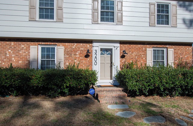 Charming Home for 10 in Rocky Mount