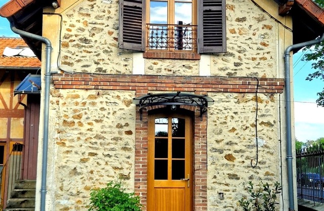 Charming house with park between the Seine and the Fontainebleau Forest, 30 minutes from Paris