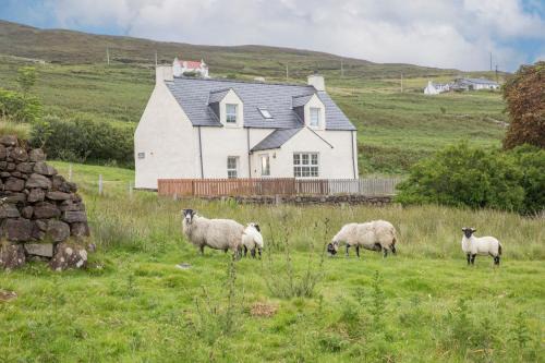 Charming Isle of Skye Holiday Cottage, Glendale