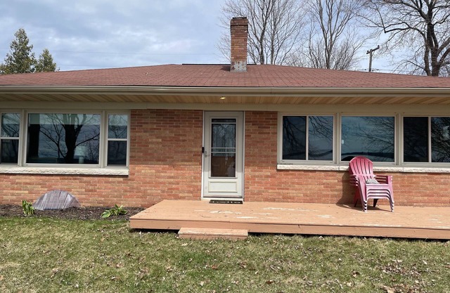 Charming Lakefront Retreat in Crandon w/Private Dock