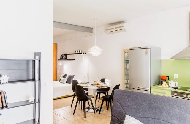 Charming loft on the beach 45min from Barcelona