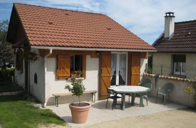 Charming Meuse Cottage: Comfort, Nature, and Ideal Location