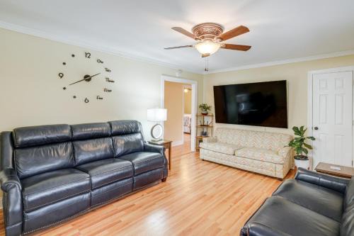 Charming Milton Home with Porch - 5 Mi to VIR!
