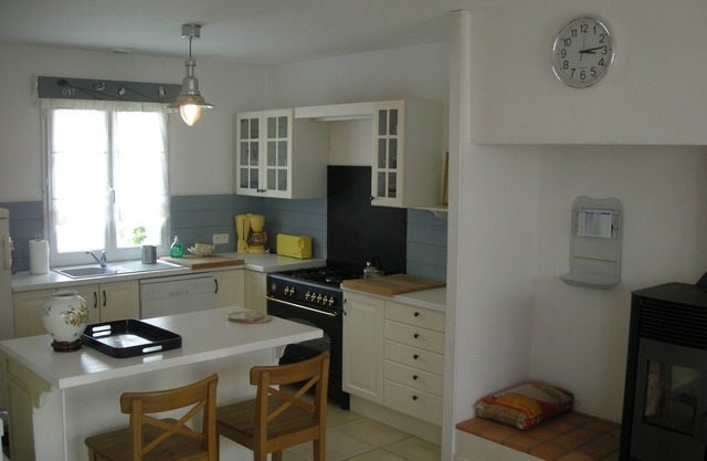 Charming new house near the beaches, independent, not overlooked, WIFI