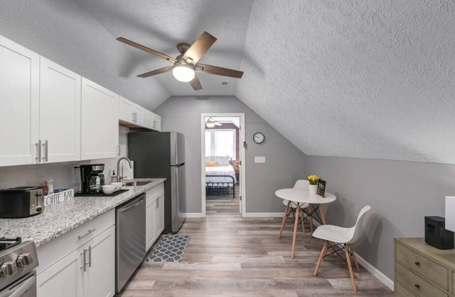 Charming & Newly Remodeled Lakewood Loft