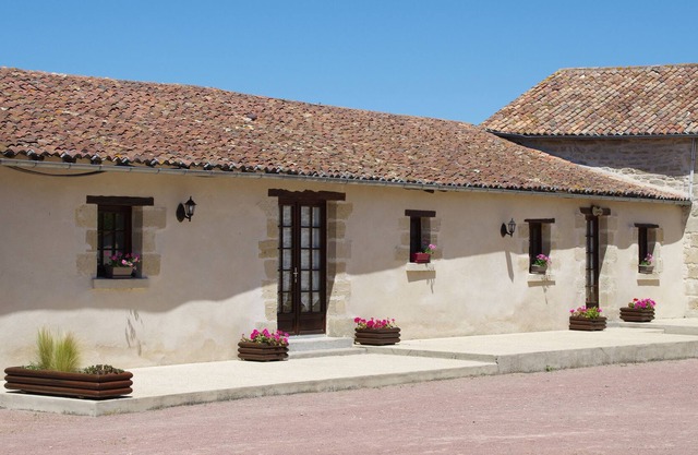 Charming Renovated Stables