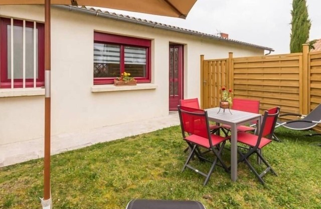 Charming Renovated Cottage in Medieval Clisson with Terrace, Garden, and Modern Amenities
