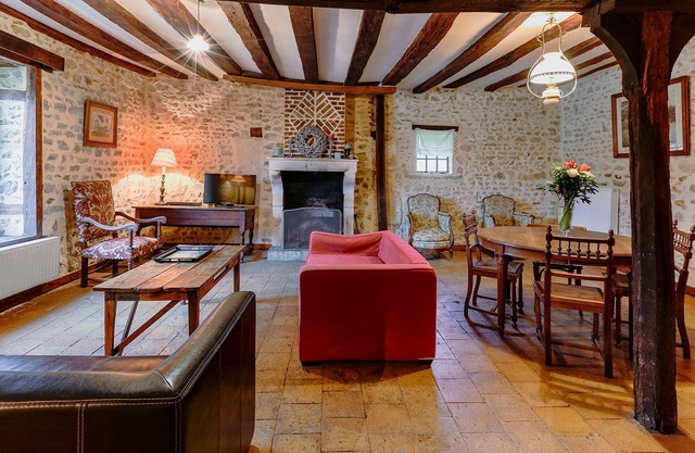 Charming Restored House: Fireplace, Garden, Near Vendome, Sleeps 8