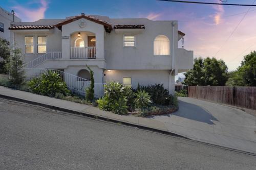 Charming Retreat on West Quince Street condo