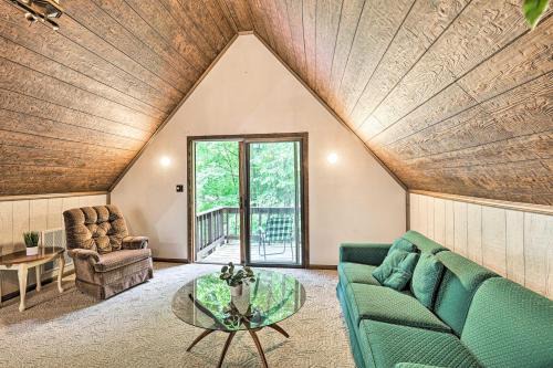 Charming Roan Mtn Cabin Across from Creek!