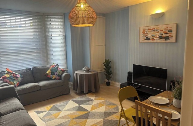 Charming Seafront Retreat in Viking Bay - Dog Friendly!