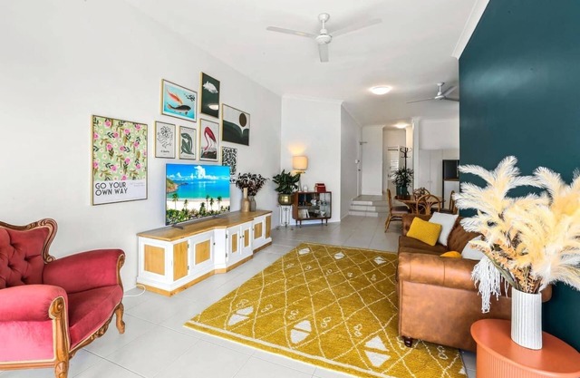 Charming Seaside Condo with Balcony & Pool, Steps from Trinity Beach